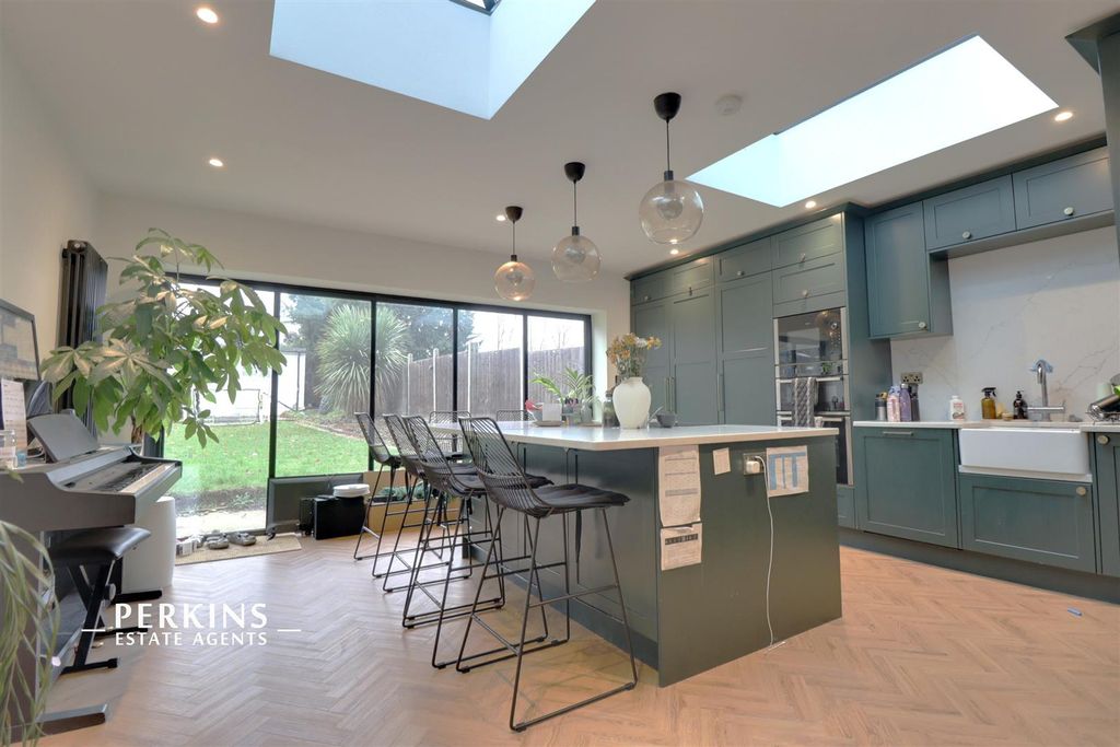 Property photo 1 of 14 Kitchen.Jpg