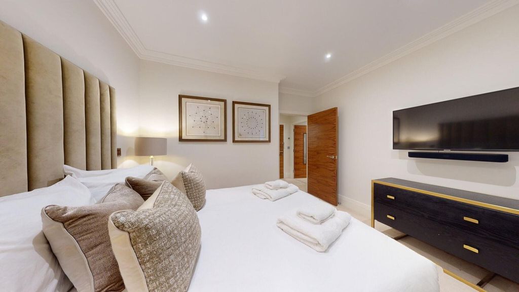 Property photo 3 of 12 Rainville Road Bed1.Jpg