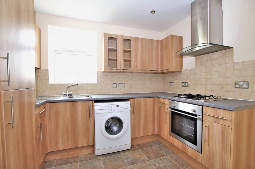 Property photo 3 of 5 Kitchen