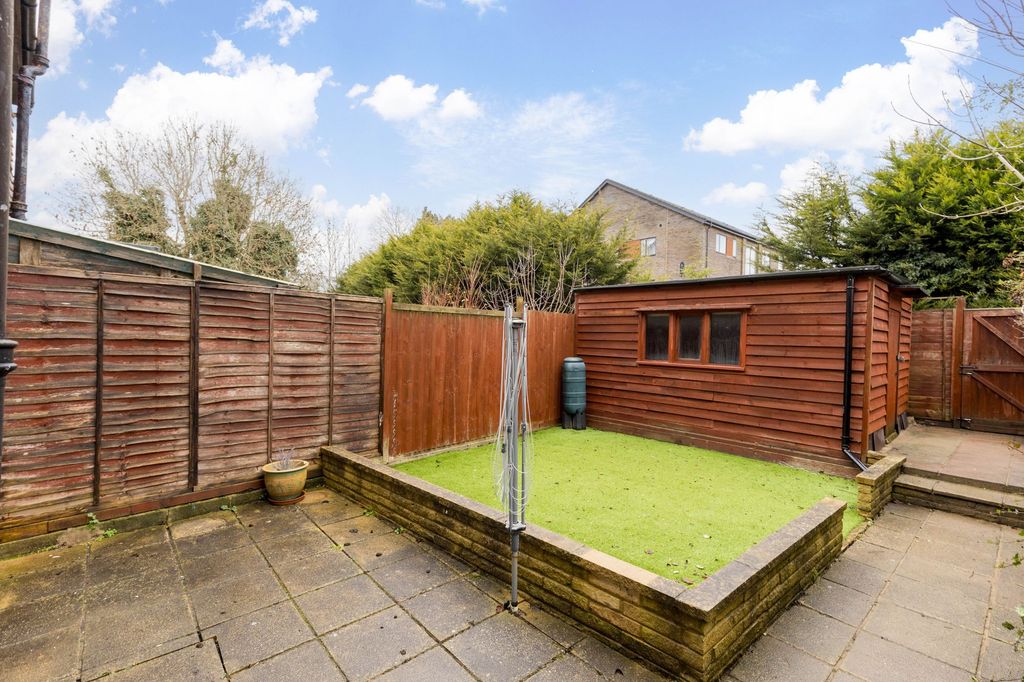 Property photo 2 of 20