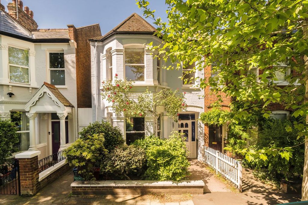 Property photo 1 of 8