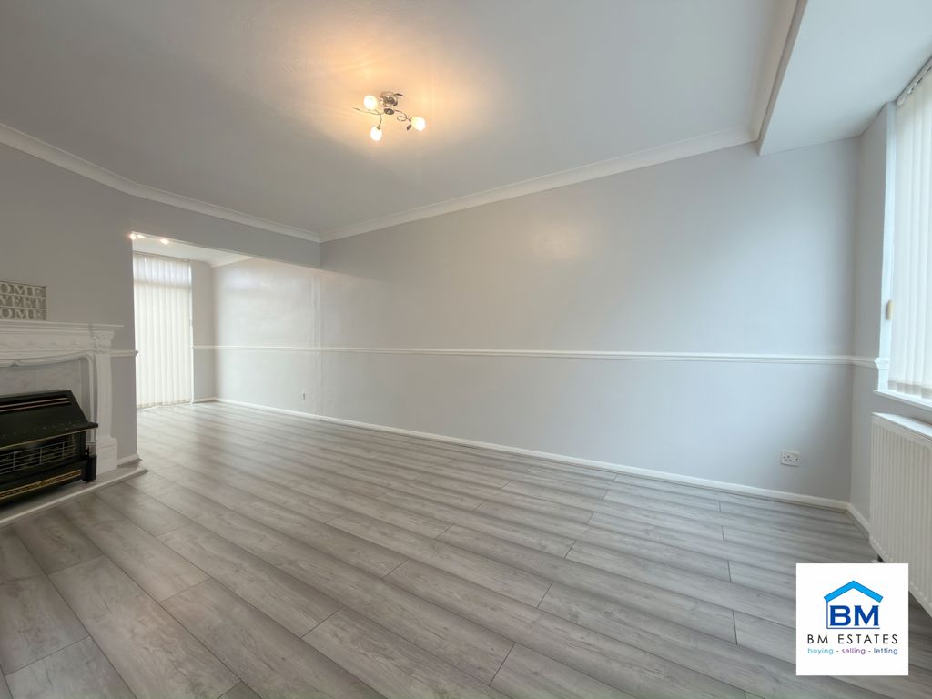 Property photo 3 of 12 Photo 1