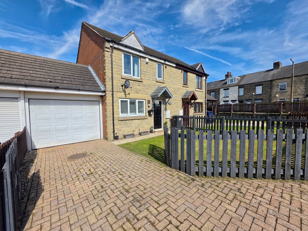 Property photo 1 of 18