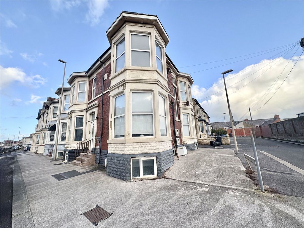 Property photo 2 of 8 Picture No. 09