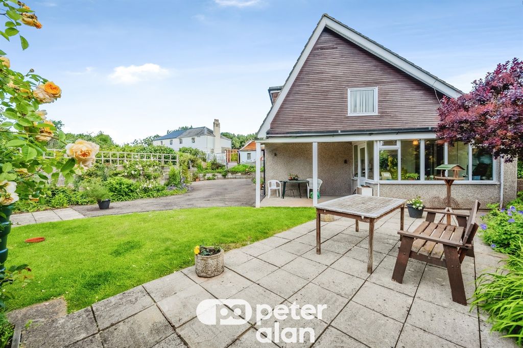 Property photo 2 of 26
