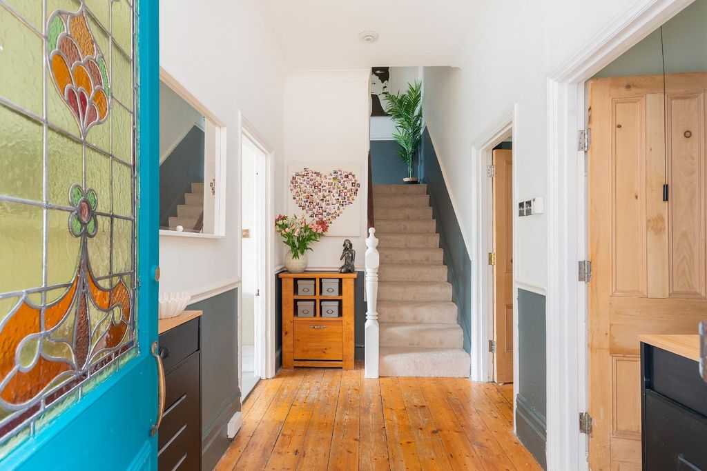 Property photo 1 of 49 0C8Rke - Hallway B.Jpg