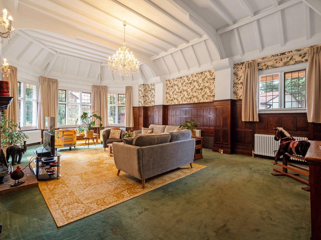 Property photo 2 of 25