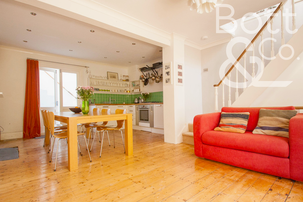 Property photo 2 of 25