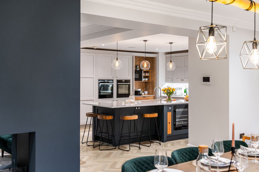 Property photo 2 of 50