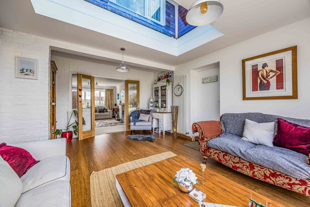 Property photo 3 of 32 Photo 28