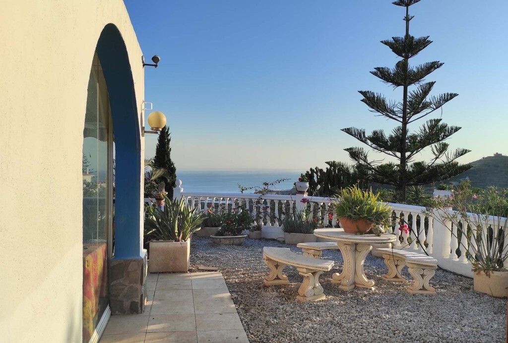 Property photo 2 of 10 Terrace Sea View