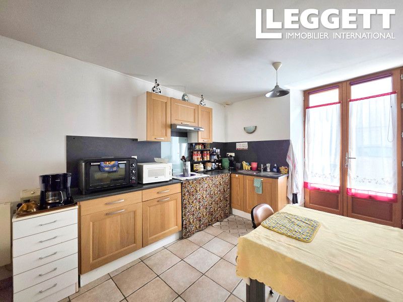 Property photo 2 of 10