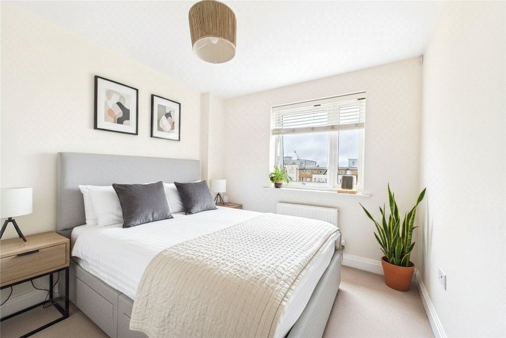 Property photo 3 of 8 Picture No. 45