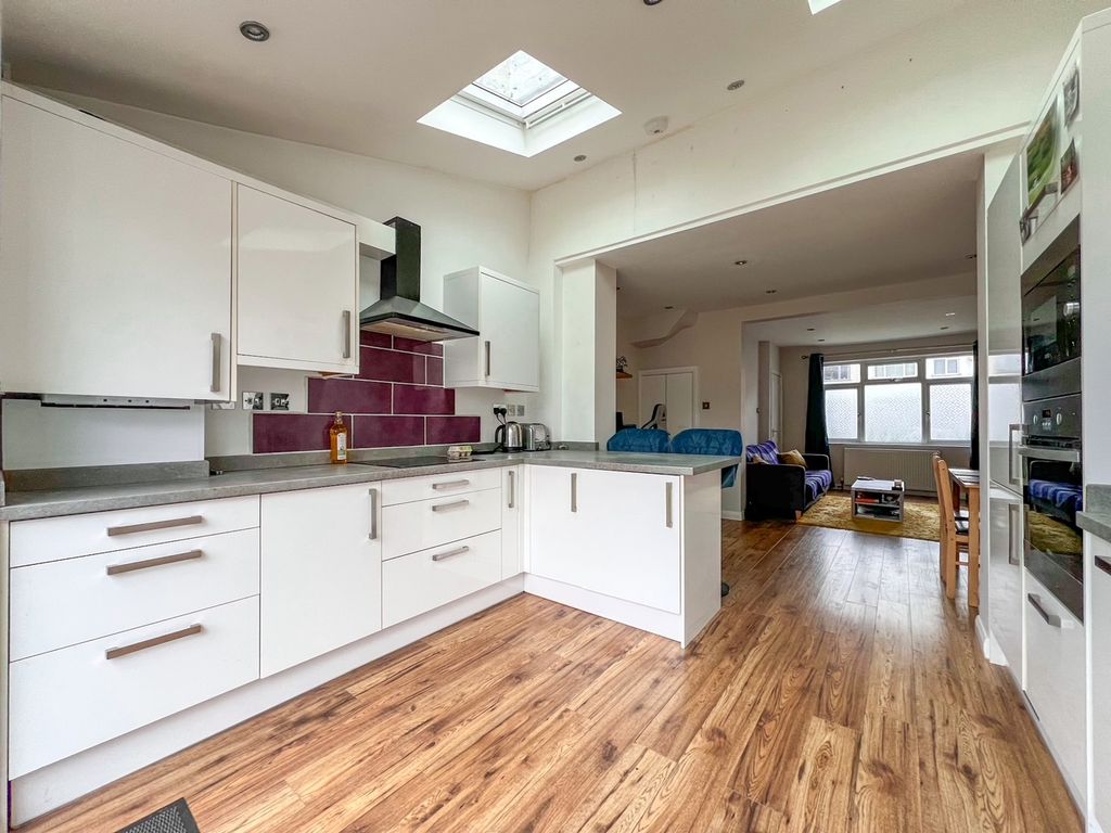 Property photo 2 of 39