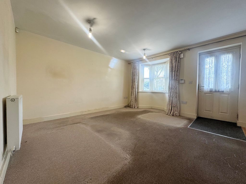 Property photo 2 of 6 Living Room