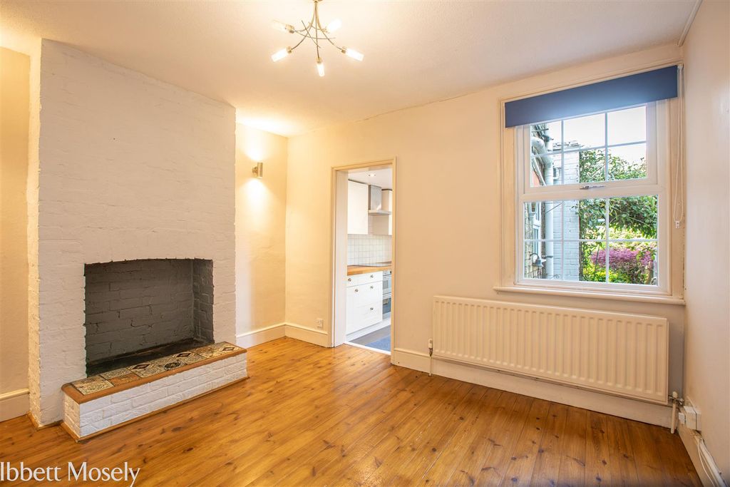 Property photo 2 of 23 20260409-55 Cobden Rd22.Jpg