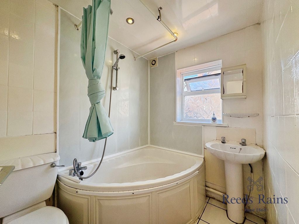 Property photo 3 of 8 Pbox-Img.Jpg