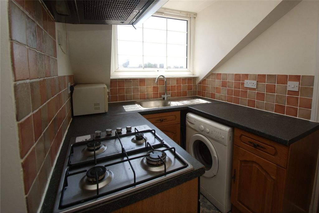 Property photo 3 of 8 Picture No. 12