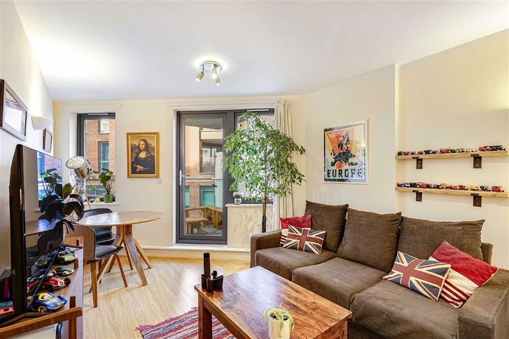 Property photo 2 of 8