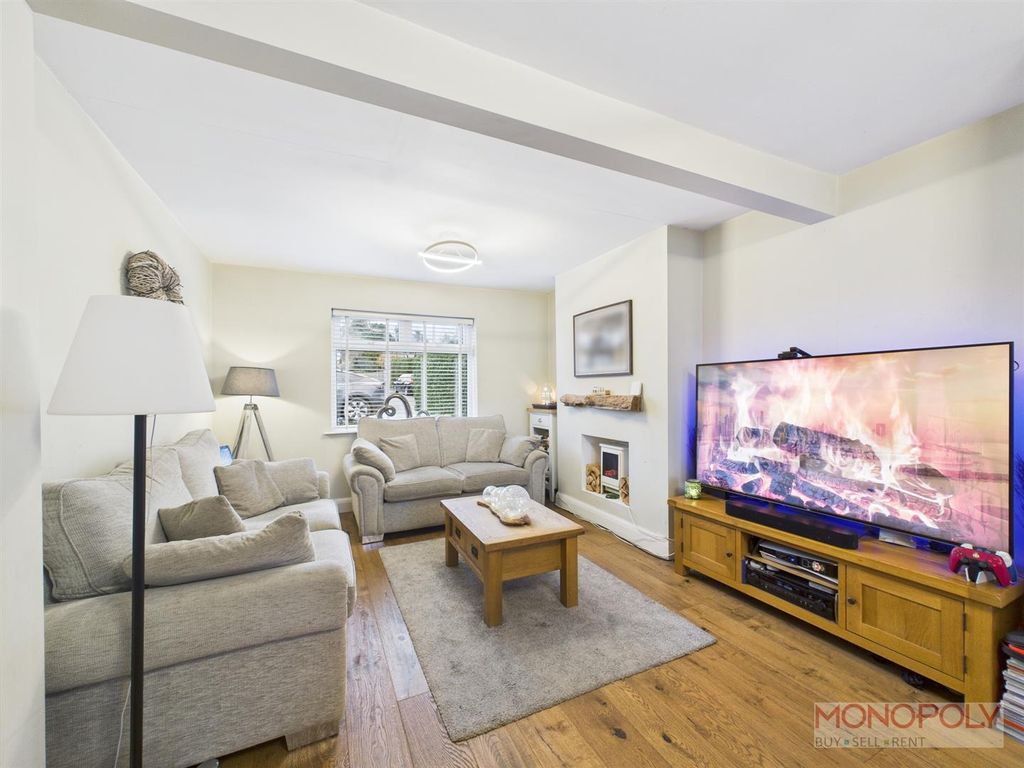 Property photo 3 of 19 Cam01943G0-Pr0602-Still012.Jpg