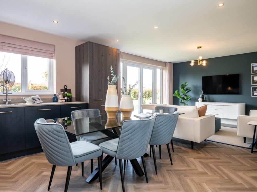 Property photo 3 of 7 Family / Dining Of The Overton, A 4 Bedroom House