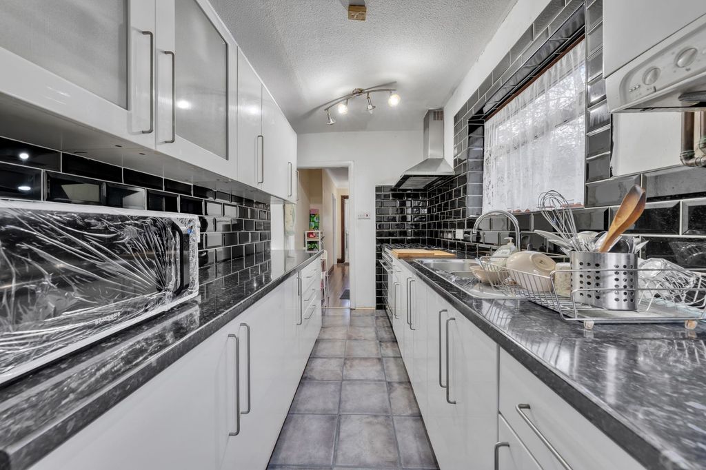 Property photo 2 of 10 Gallery