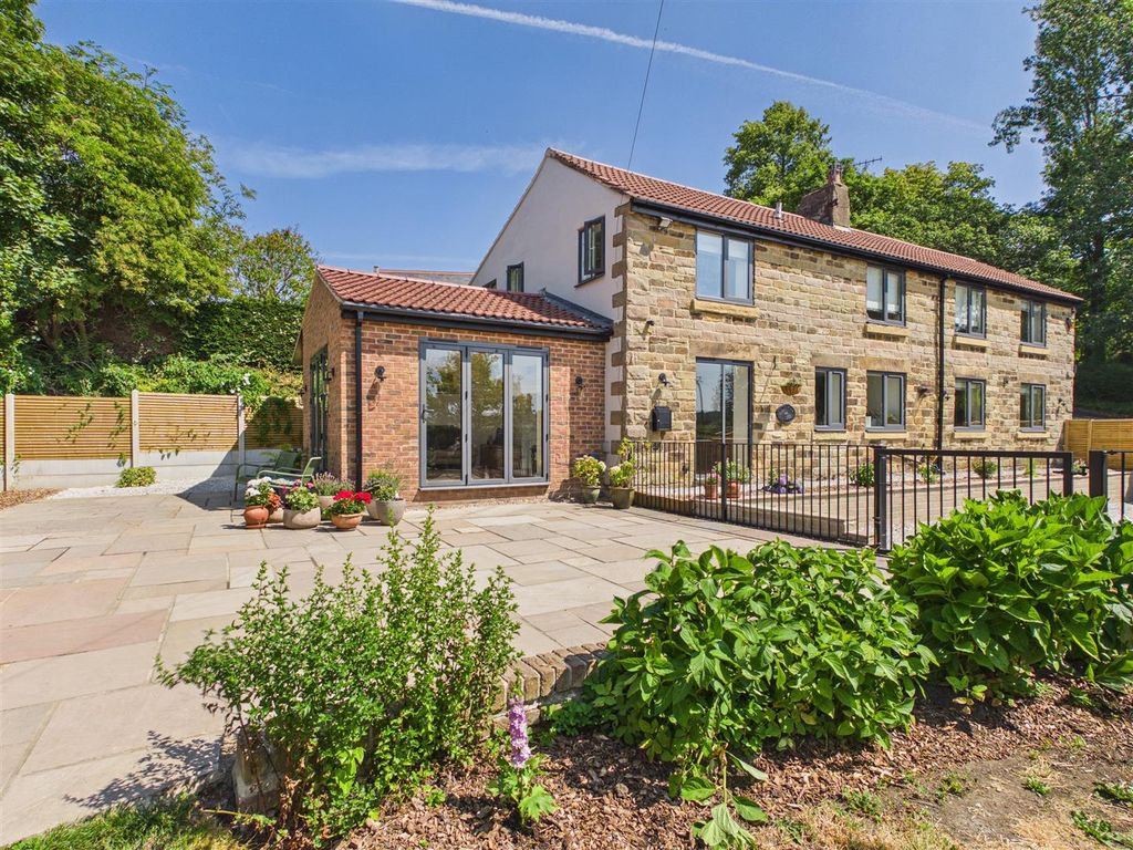 Property photo 1 of 34 Cam05476G0-Pr0269-Still006 (1).Jpg