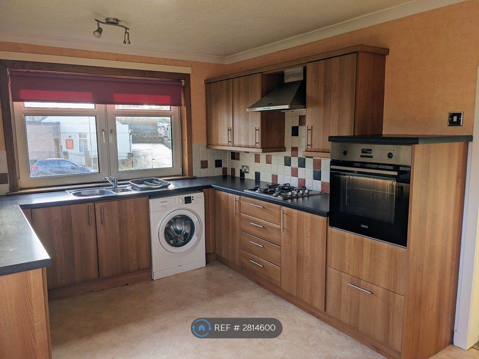 Property photo 2 of 10 Kitchen