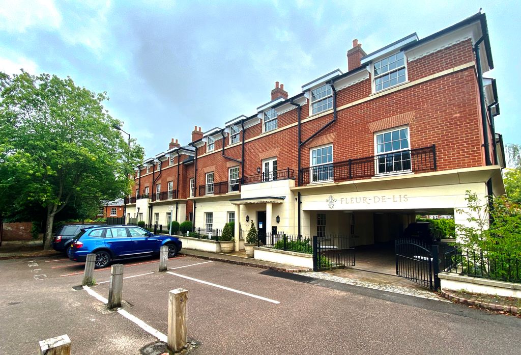 Property photo 3 of 11