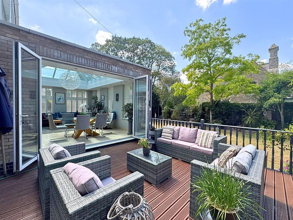 Property photo 3 of 39 Garden