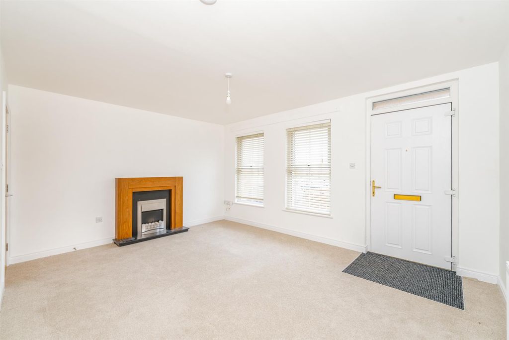 Property photo 3 of 16 18_Swan_Avenue-03.Jpg