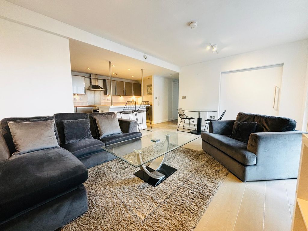 Property photo 1 of 20 Gorgeous 2 Bedroom City Centre Apartment With Parking