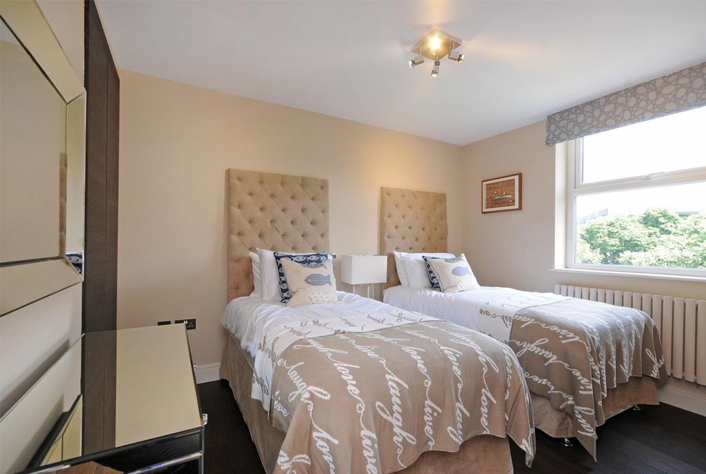 Property photo 3 of 9 Gallery