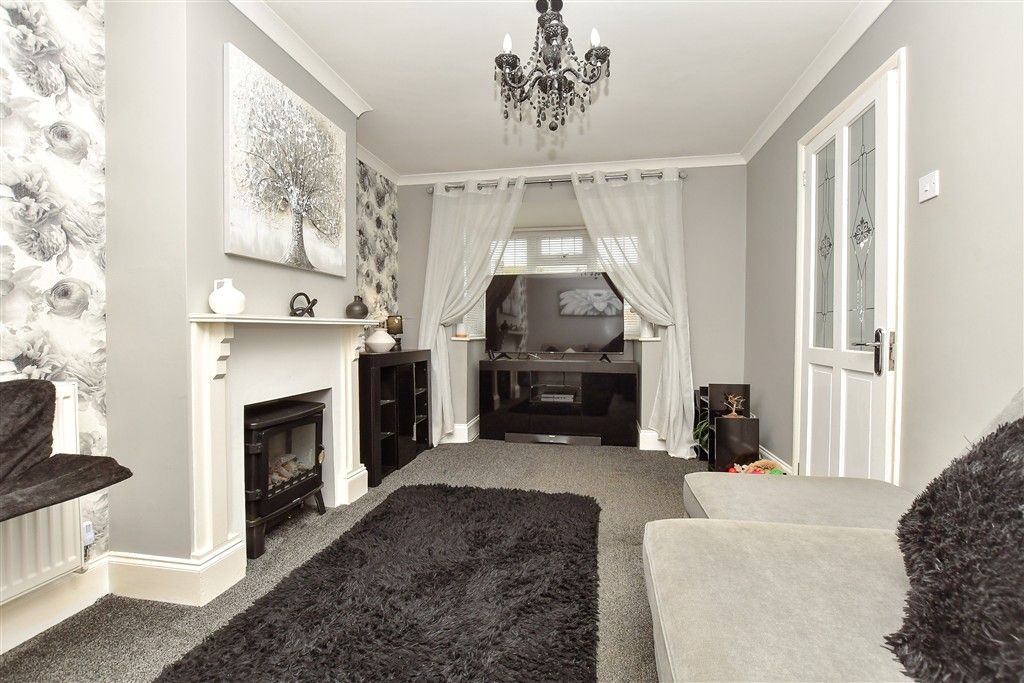 Property photo 2 of 10 Lounge