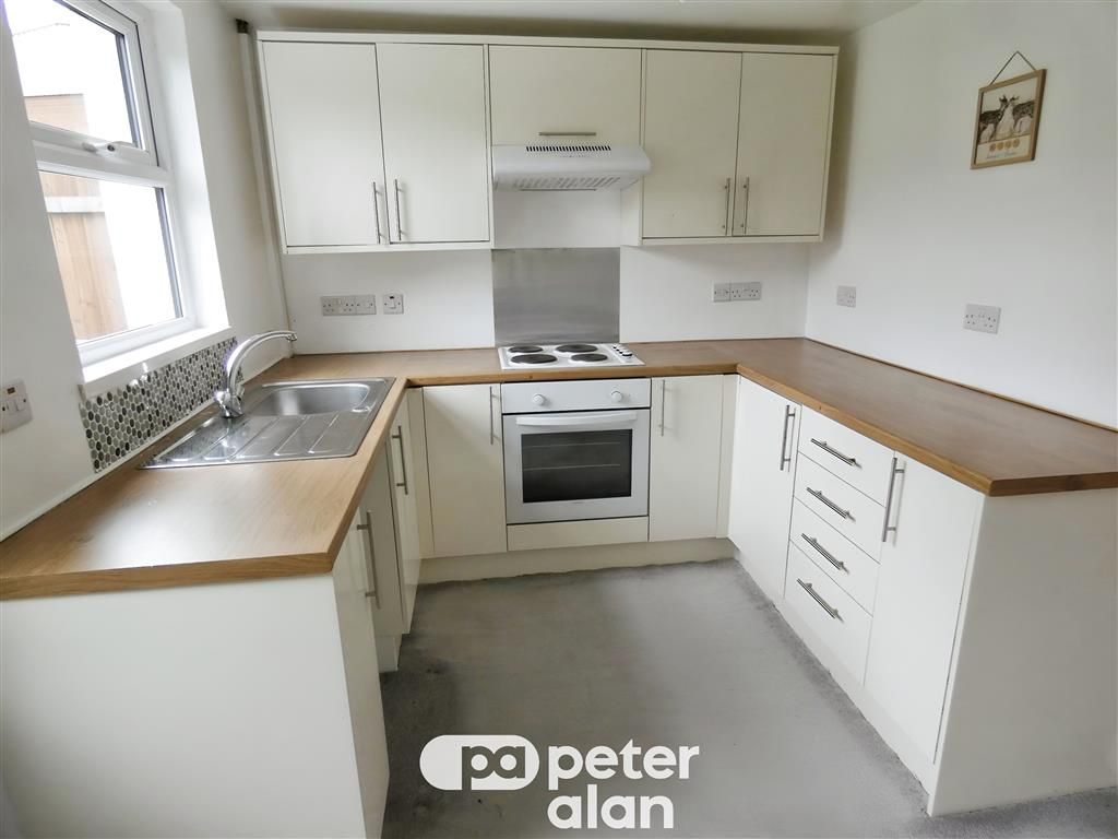 Property photo 1 of 9 Bedroom