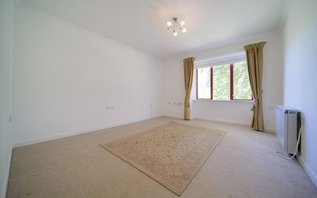 Property photo 3 of 11 Living Room