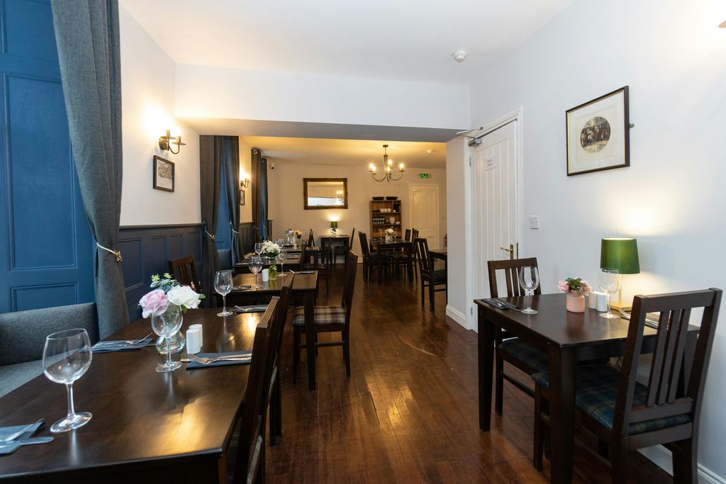 Property photo 3 of 24 Dining 1.Jpg