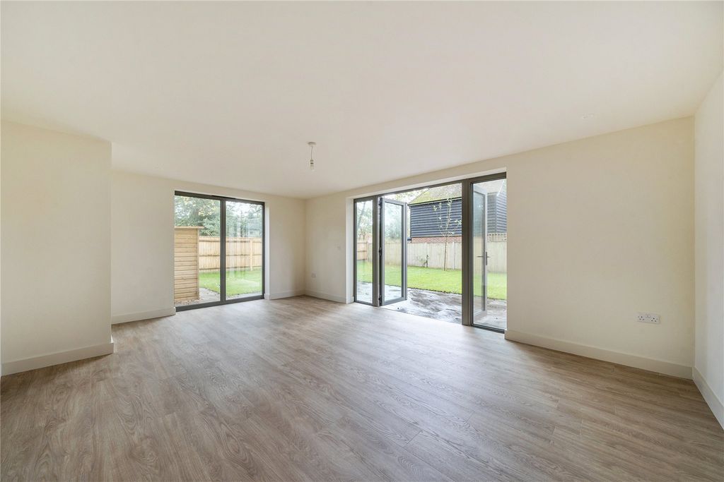 Property photo 3 of 18 Picture No. 10