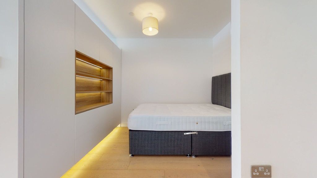 Property photo 3 of 14 Bedroom