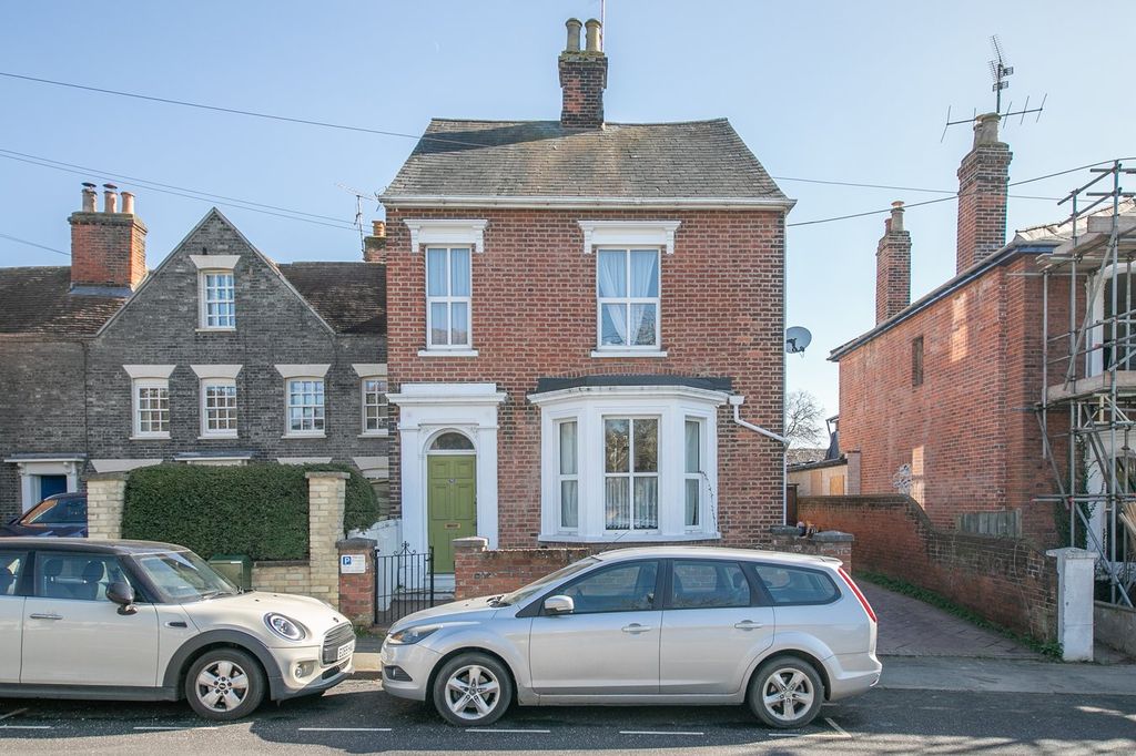 Property photo 1 of 35