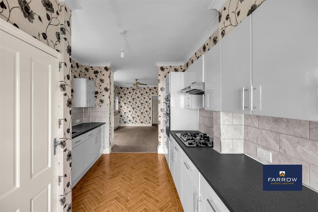 Property photo 3 of 30 Kitchen