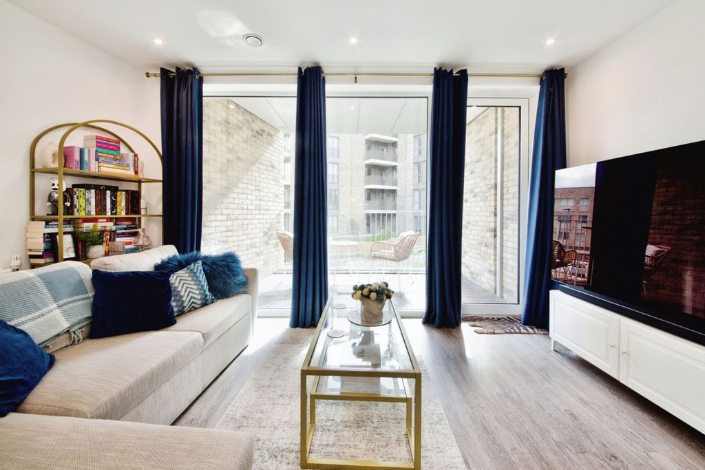 Property photo 1 of 14 Open Plan Living