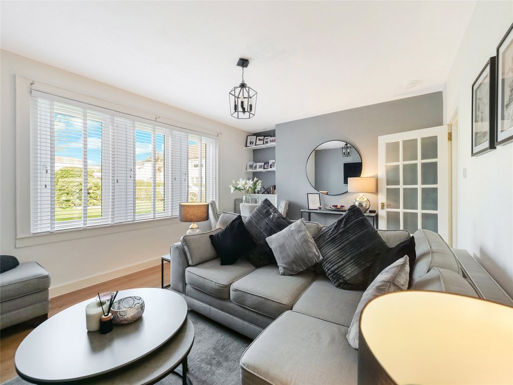 Property photo 2 of 26 Living/Dining Room