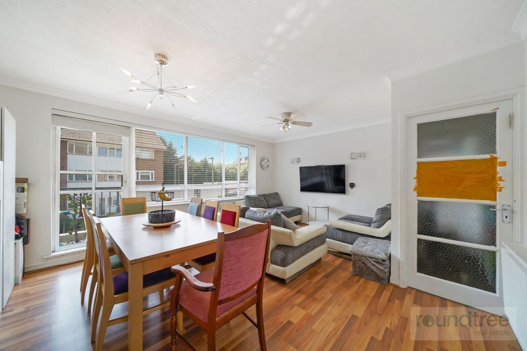 Property photo 1 of 10 (Main)