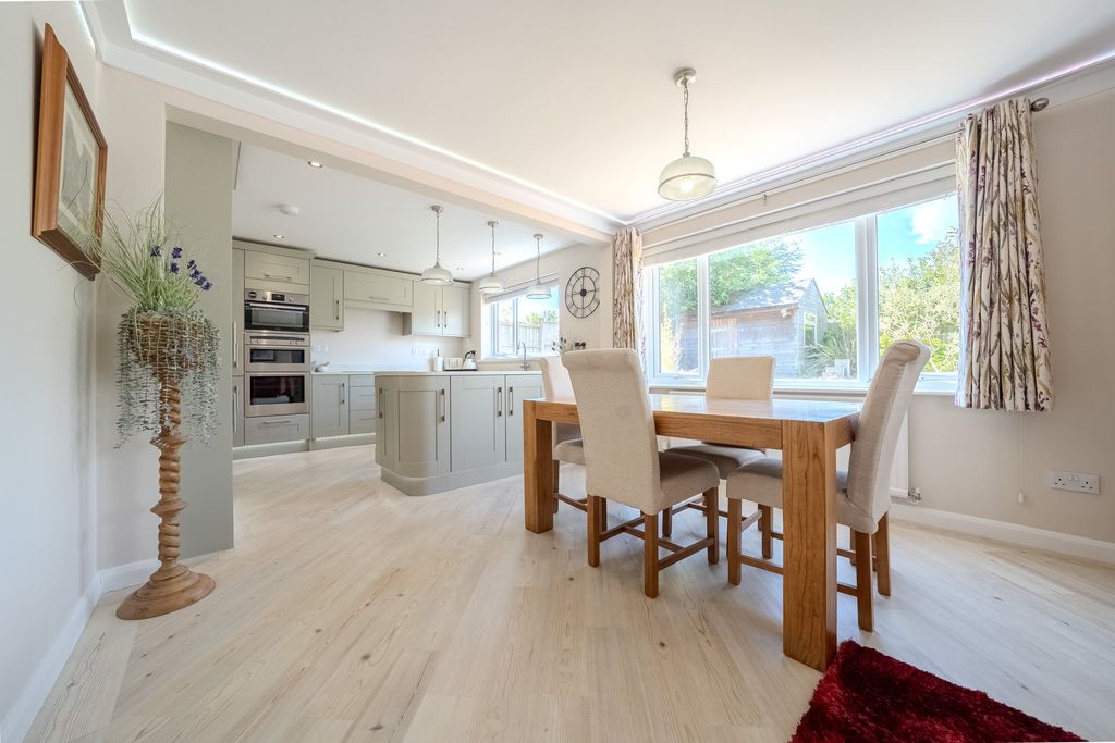 Property photo 2 of 43 Dsc09825-Hdr