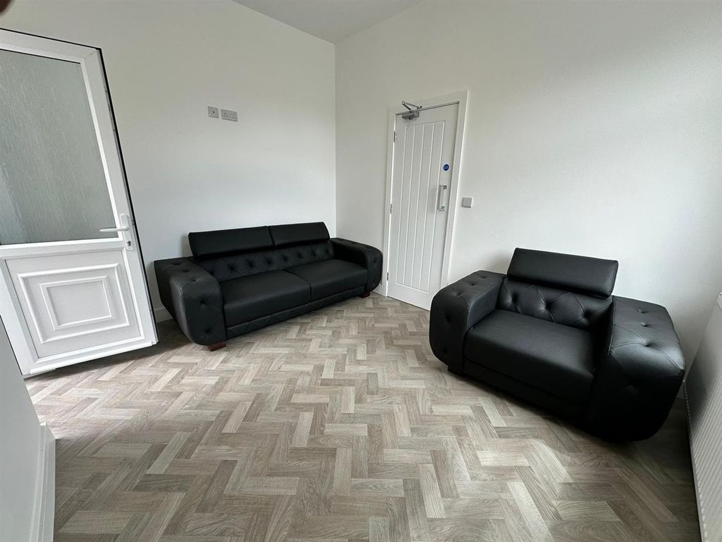 Property photo 3 of 18 3 Glencoe 8 .Jpg