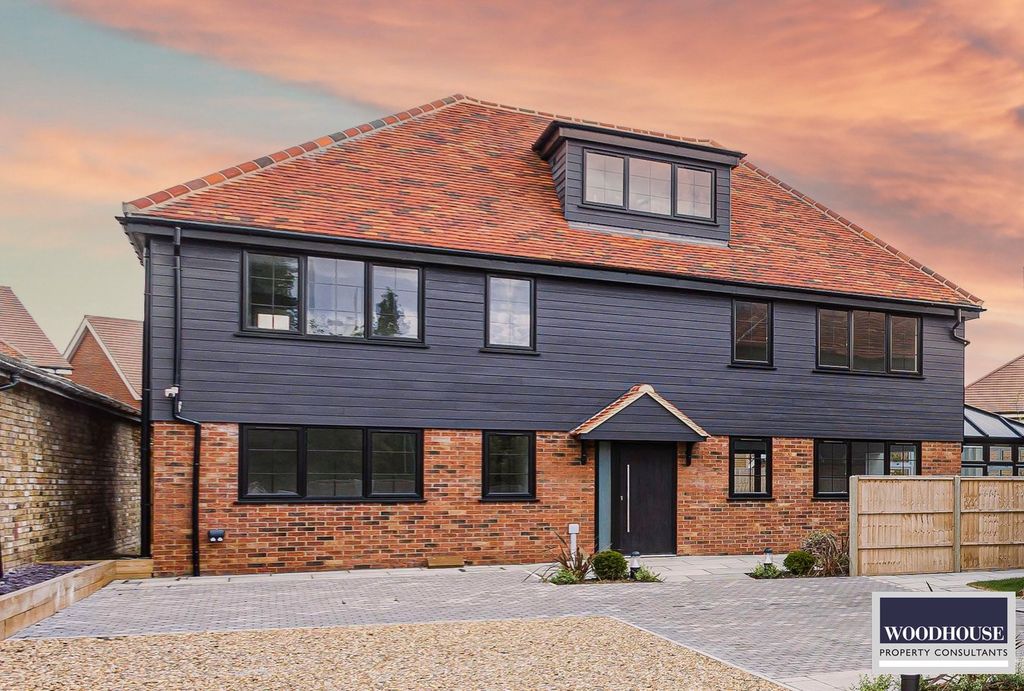 Property photo 1 of 28