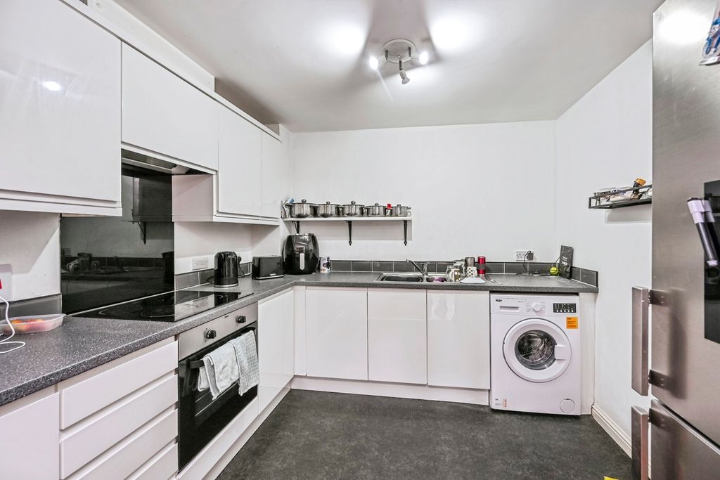 Property photo 3 of 17 Photo