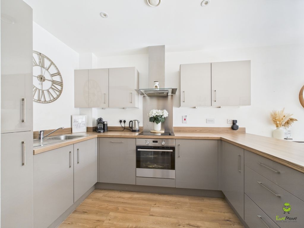 Property photo 2 of 13 Presented By Kevin At Ewemove Bexleyheath And Dart