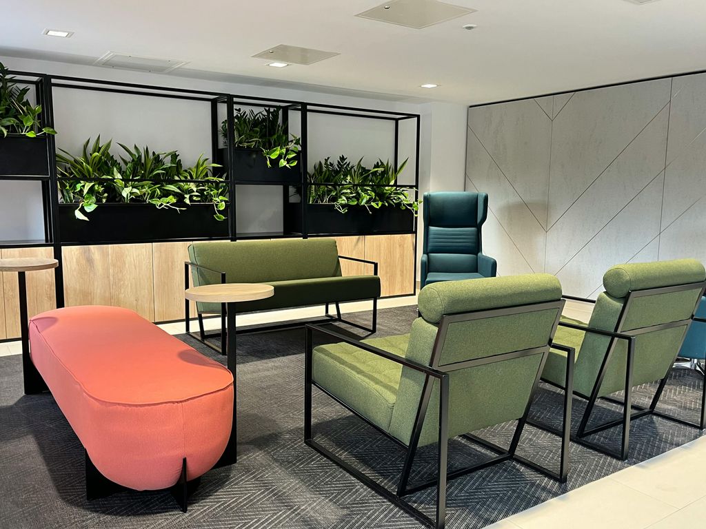 Property photo 2 of 11 Reception Furniture.Jpg